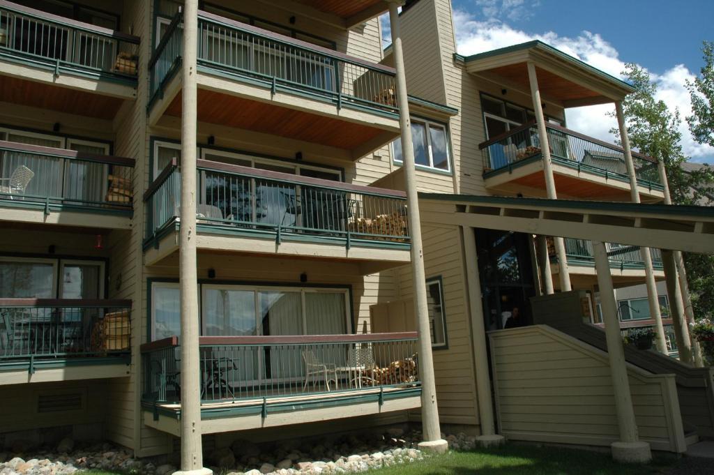 The Pines Condominiums At West Keystone Exterior foto